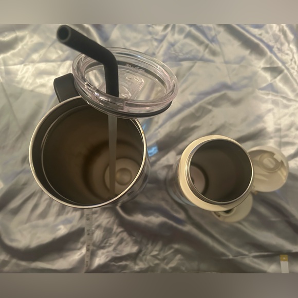 Cute bundle of Swig Cow Print Tumbler and Contigo water bottle - Picture 4 of 6